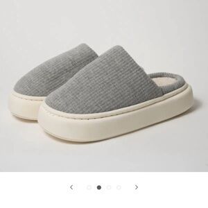 Elegant Gray Slippers with Cream Sole